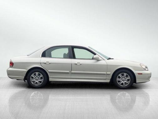 Golden Beige 2005 Hyundai SONATA GL