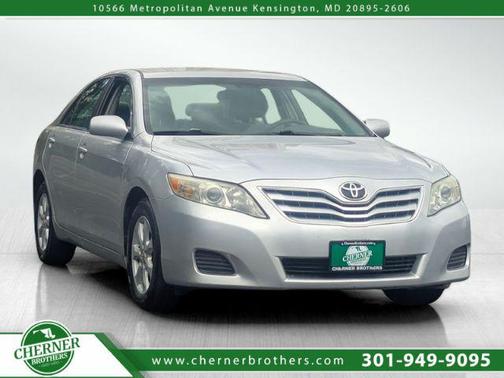 Classic Silver Metallic 2011 Toyota Camry LE