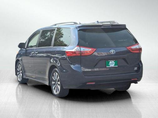 2019 Toyota Sienna XLE Premium