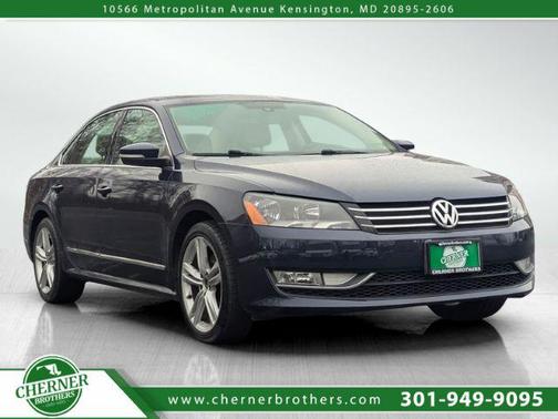 2015 Volkswagen Passat 1.8T Auto SE w/Sunroof & Nav