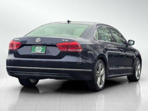 2015 Volkswagen Passat 1.8T Auto SE w/Sunroof & Nav