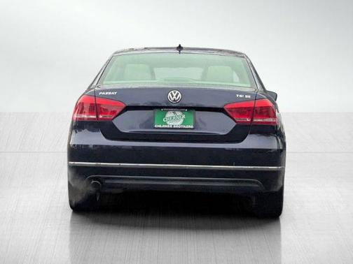 2015 Volkswagen Passat 1.8T Auto SE w/Sunroof & Nav