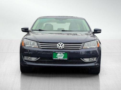 2015 Volkswagen Passat 1.8T Auto SE w/Sunroof & Nav