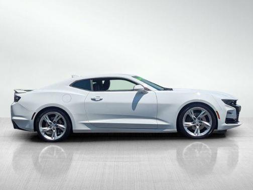 Summit White 2019 Chevrolet Camaro 1SS