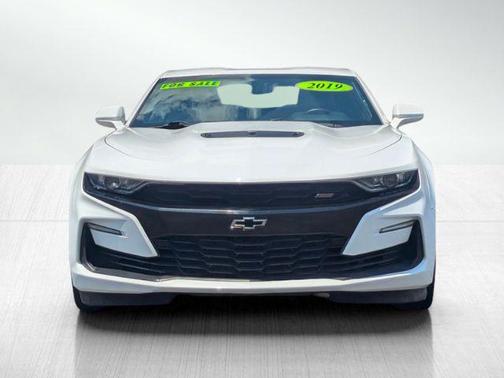 Summit White 2019 Chevrolet Camaro 1SS