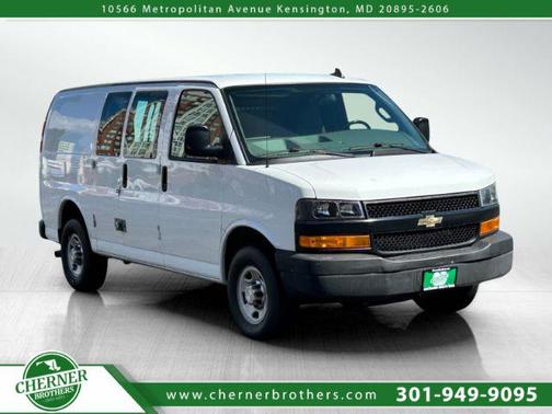 Summit White 2021 Chevrolet Express 2500 RWD 2500 Regular Wheelbase WT