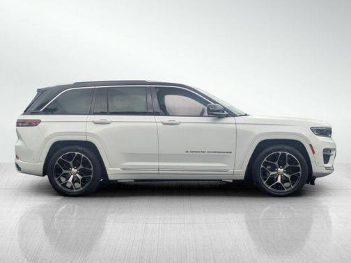 2023 Jeep Grand Cherokee Summit