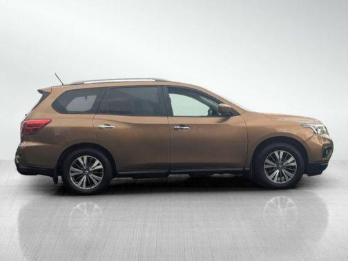 2017 Nissan Pathfinder SL