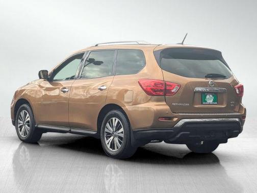 2017 Nissan Pathfinder SL