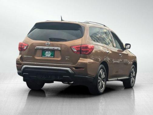 2017 Nissan Pathfinder SL