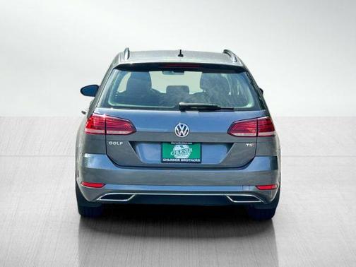 Platinum Gray Metallic 2018 Volkswagen Golf SportWagen TSI S