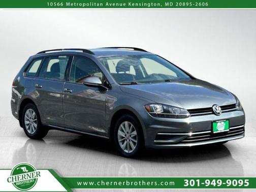 Platinum Gray Metallic 2018 Volkswagen Golf SportWagen TSI S