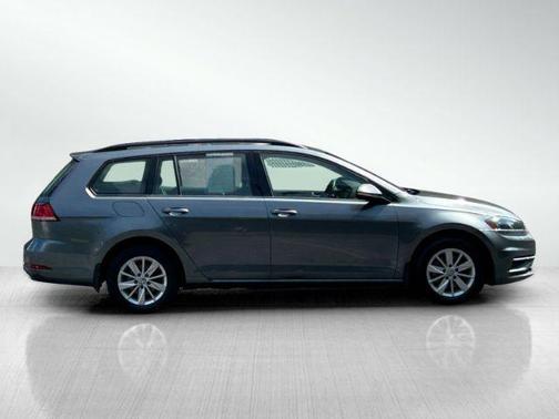 Platinum Gray Metallic 2018 Volkswagen Golf SportWagen TSI S