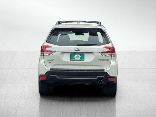 Crystal White Pearl 2019 Subaru Forester Sport