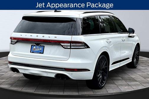 Pristine White Metallic Tri-Coat 2025 Lincoln Aviator Black Label AWD