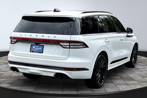 Pristine White Metallic Tri-Coat 2025 Lincoln Aviator Black Label AWD