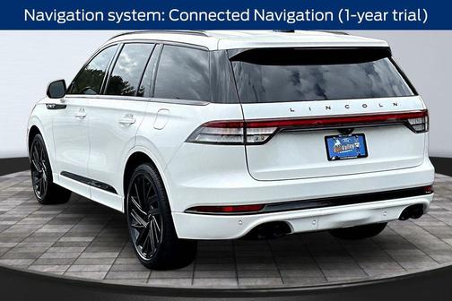 Pristine White Metallic Tri-Coat 2025 Lincoln Aviator Black Label AWD