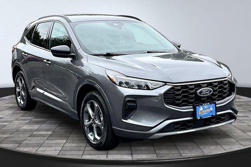 Carbonized Gray Metallic 2024 Ford Escape ST-Line