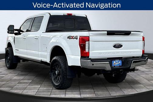Oxford White 2017 Ford F-250 Lariat