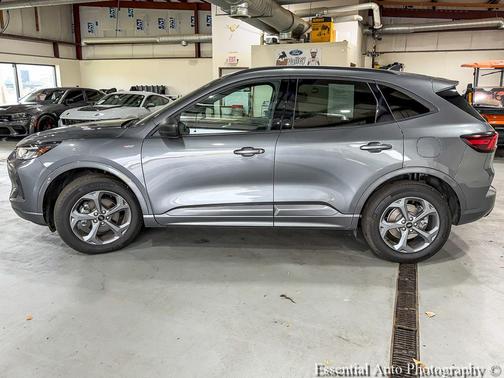 Carbonized Gray Metallic 2024 Ford Escape ST-Line