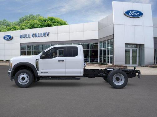 Oxford White 2026 Ford F-450 DRW