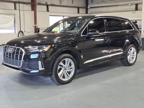 2022 Audi Q7 45 Premium