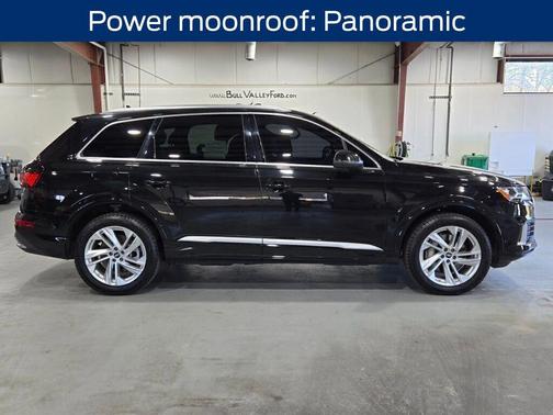 2022 Audi Q7 45 Premium
