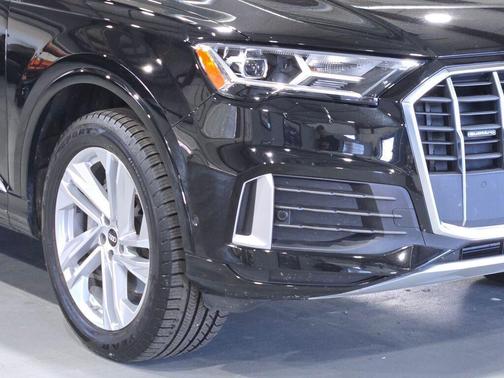 2022 Audi Q7 45 Premium