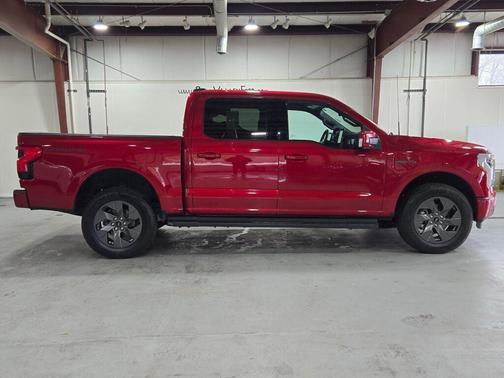 2023 Ford F-150 Lightning LARIAT