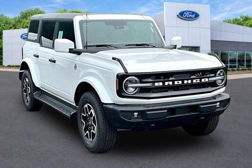 Oxford White 2026 Ford Bronco Outer Banks
