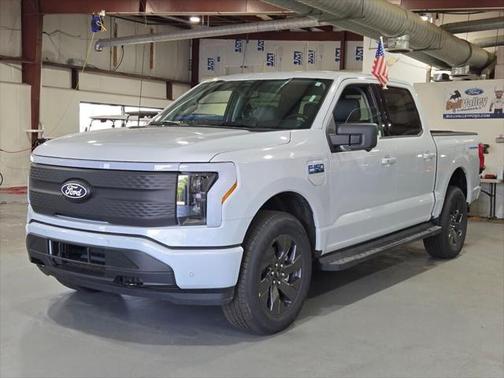 2025 Ford F-150 Lightning Flash