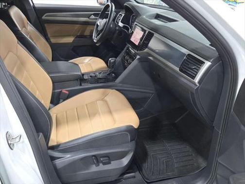 2022 Volkswagen Atlas Cross Sport 3.6L V6 SEL Premium R-Line