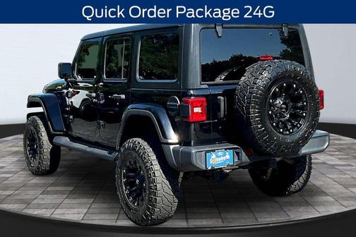 Black Clearcoat 2019 Jeep Wrangler Unlimited Sahara