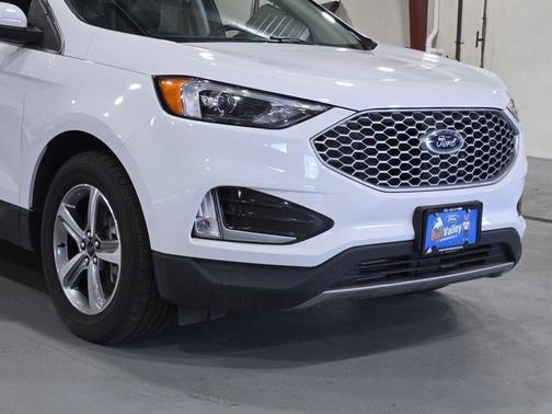 Oxford White 2023 Ford Edge SEL