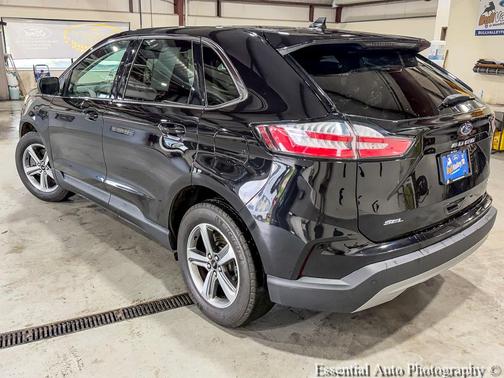 Agate Black Metallic 2024 Ford Edge SEL