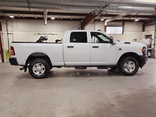 2024 RAM 2500 Tradesman Crew Cab 4x4 6'4' Box