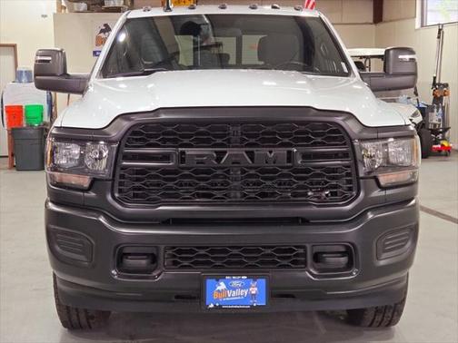 2024 RAM 2500 Tradesman Crew Cab 4x4 6'4' Box
