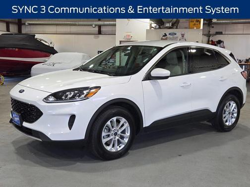 Star White Metallic Tri-Coat 2020 Ford Escape SE