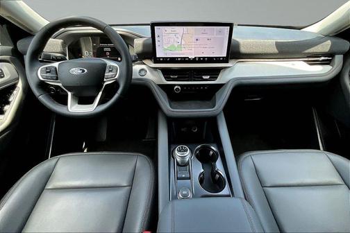 Space White Metallic 2026 Ford Explorer Active