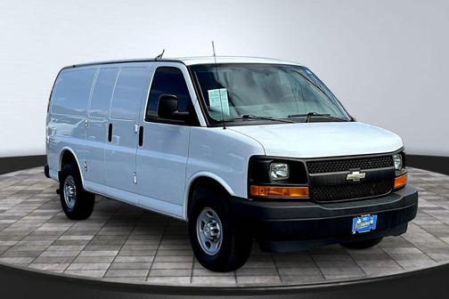 Summit White 2017 Chevrolet Express 2500 Work Van