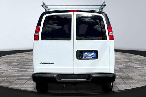 Summit White 2017 Chevrolet Express 2500 Work Van