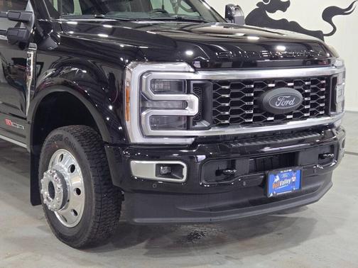 Agate Black Metallic 2026 Ford F-450 Platinum