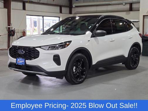Star White Metallic Tri-Coat 2025 Ford Escape ST-Line