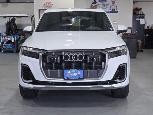 2025 Audi Q7 55 Premium Plus