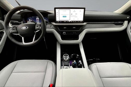 Star White Metallic Tri-Coat 2026 Ford Explorer Platinum