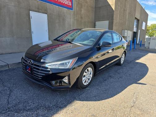 2019 Hyundai ELANTRA SE