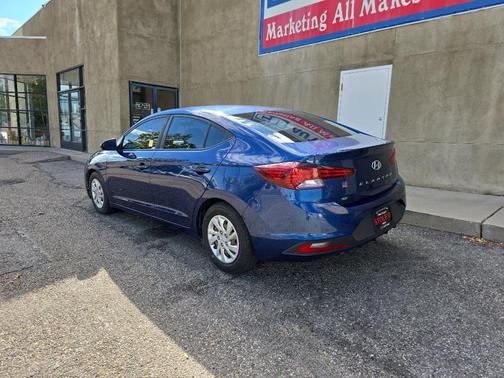 2019 Hyundai ELANTRA SE