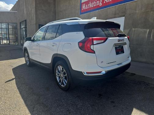 2022 GMC Terrain SLT