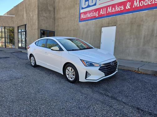 2019 Hyundai ELANTRA SE