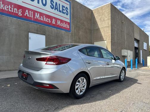 Silver 2020 Hyundai ELANTRA SE